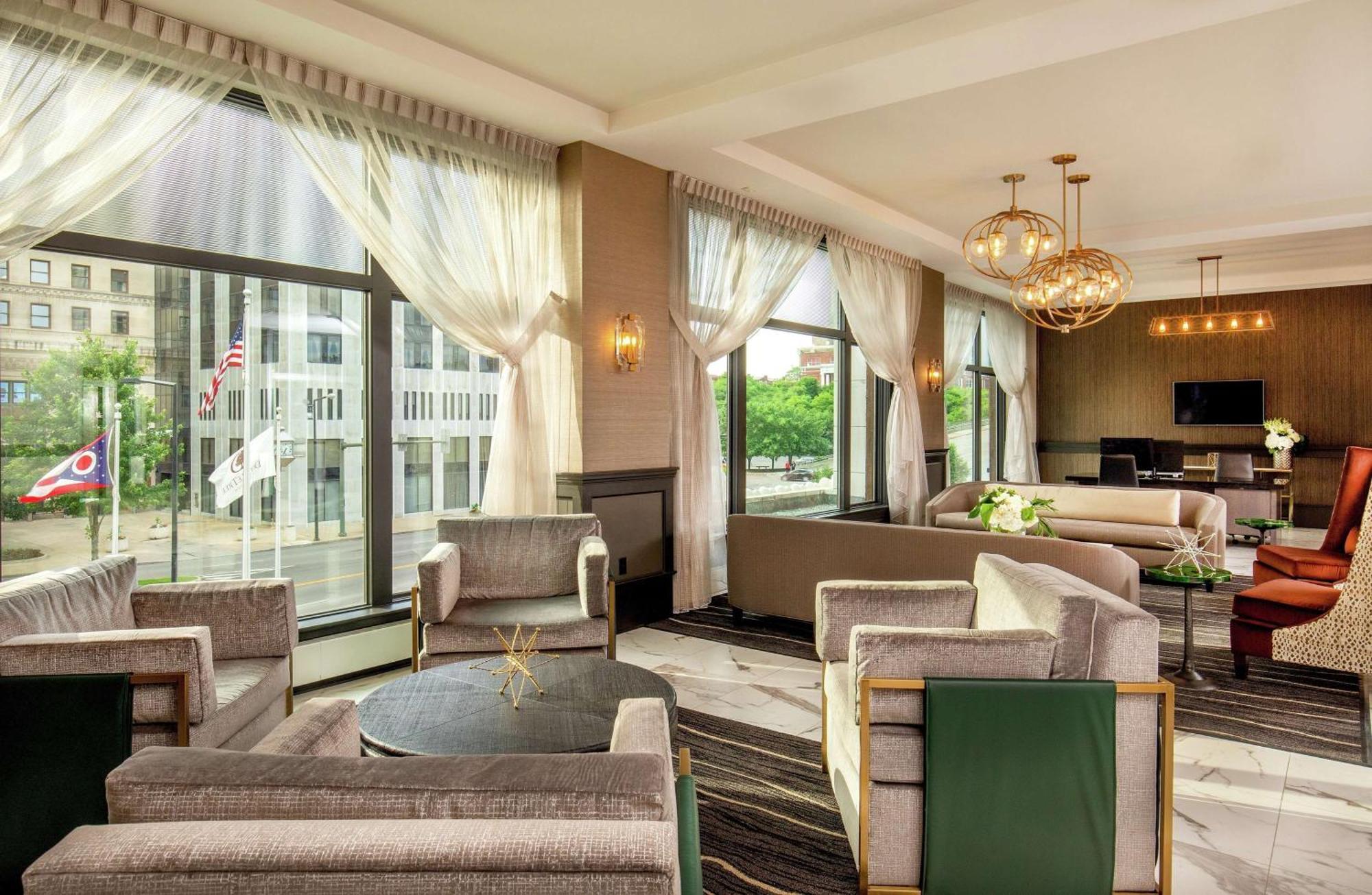 Doubletree By Hilton Youngstown Downtown Exteriör bild